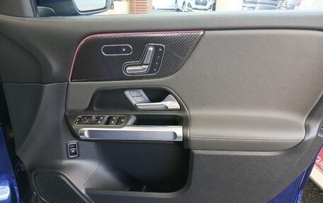 Mercedes-Benz GLB, 2023 год, 3 678 069 рублей, 13 фотография