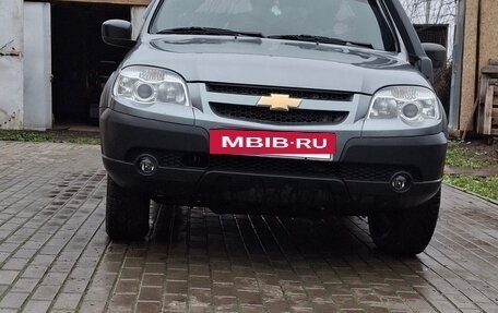 Chevrolet Niva I рестайлинг, 2016 год, 725 000 рублей, 4 фотография