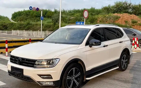 Volkswagen Tiguan II, 2019 год, 1 790 111 рублей, 1 фотография