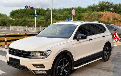 Volkswagen Tiguan II, 2019 год, 1 790 111 рублей, 1 фотография