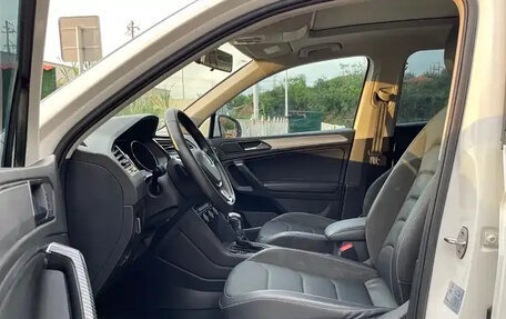 Volkswagen Tiguan II, 2019 год, 1 790 111 рублей, 7 фотография