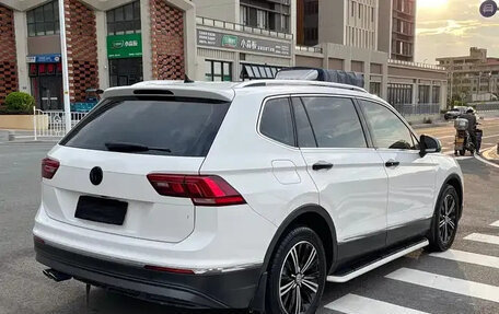 Volkswagen Tiguan II, 2019 год, 1 790 111 рублей, 4 фотография