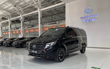 Mercedes-Benz V-Класс, 2025 год, 9 500 000 рублей, 2 фотография