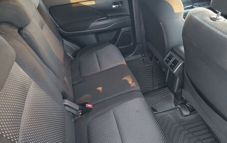 Mitsubishi Outlander III рестайлинг 3, 2019 год, 1 850 000 рублей, 9 фотография