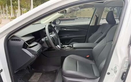 Toyota Camry, 2024 год, 3 325 000 рублей, 10 фотография