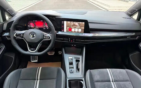 Volkswagen Golf VIII, 2022 год, 1 610 555 рублей, 11 фотография