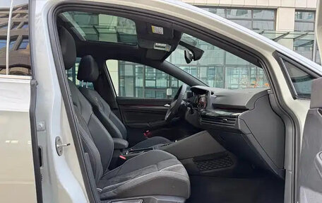 Volkswagen Golf VIII, 2022 год, 1 610 555 рублей, 14 фотография