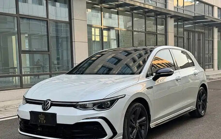 Volkswagen Golf VIII, 2022 год, 1 610 555 рублей, 1 фотография