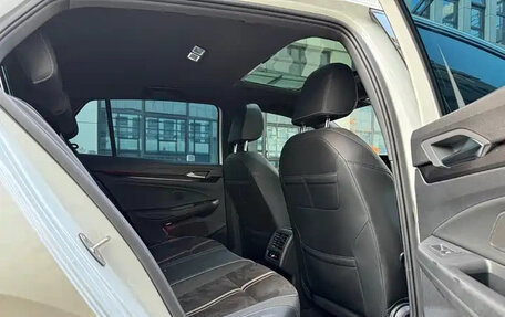 Volkswagen Golf VIII, 2022 год, 1 610 555 рублей, 22 фотография