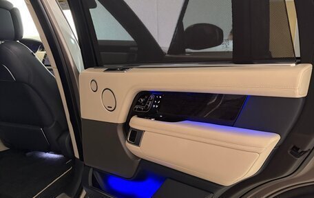 Land Rover Range Rover IV рестайлинг, 2018 год, 11 000 000 рублей, 6 фотография