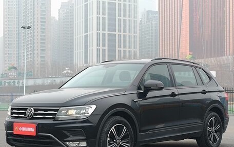 Volkswagen Tiguan II, 2021 год, 2 200 000 рублей, 2 фотография