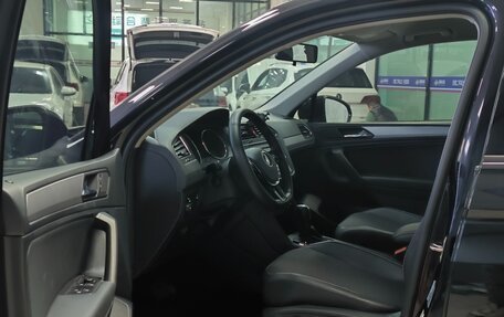 Volkswagen Tiguan II, 2021 год, 2 200 000 рублей, 11 фотография