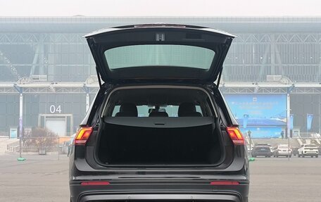 Volkswagen Tiguan II, 2021 год, 2 200 000 рублей, 20 фотография