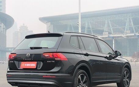 Volkswagen Tiguan II, 2021 год, 2 200 000 рублей, 19 фотография