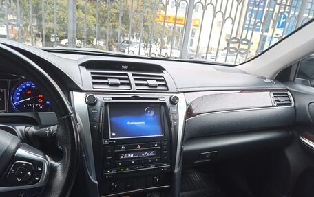 Toyota Camry, 2017 год, 2 600 000 рублей, 4 фотография