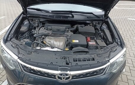 Toyota Camry, 2017 год, 2 600 000 рублей, 5 фотография