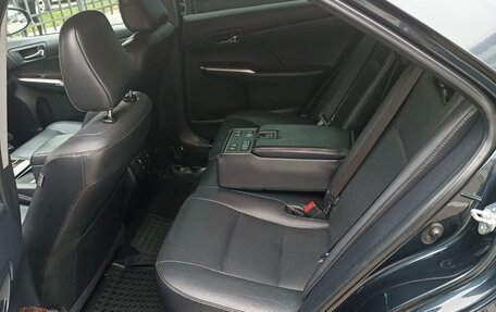 Toyota Camry, 2017 год, 2 600 000 рублей, 10 фотография