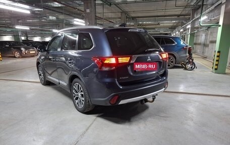 Mitsubishi Outlander III рестайлинг 3, 2018 год, 1 850 000 рублей, 4 фотография