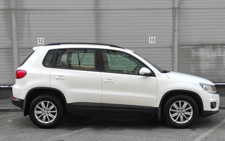 Volkswagen Tiguan I, 2011 год, 949 000 рублей, 4 фотография