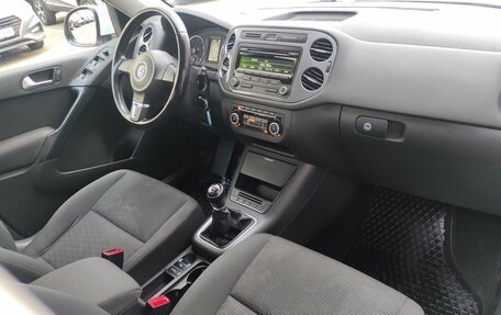 Volkswagen Tiguan I, 2011 год, 949 000 рублей, 10 фотография