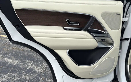 Land Rover Range Rover IV рестайлинг, 2024 год, 14 770 000 рублей, 10 фотография