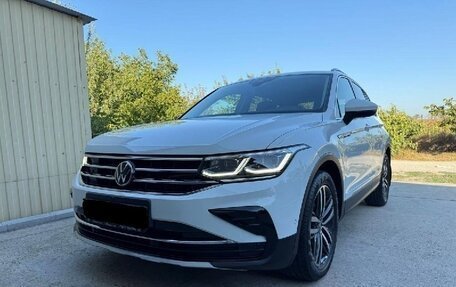 Volkswagen Tiguan II, 2022 год, 3 480 000 рублей, 2 фотография