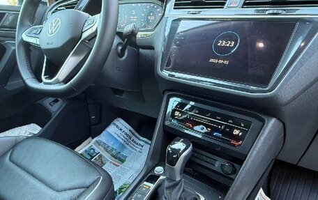 Volkswagen Tiguan II, 2022 год, 3 480 000 рублей, 10 фотография