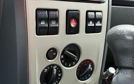 Renault Logan I, 2006 год, 395 000 рублей, 10 фотография