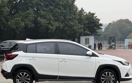 Toyota Yaris XP150 рестайлинг, 2022 год, 1 310 000 рублей, 5 фотография