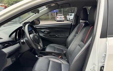 Toyota Yaris XP150 рестайлинг, 2022 год, 1 310 000 рублей, 16 фотография