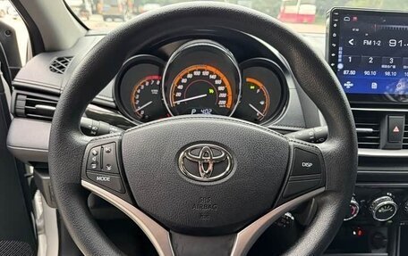 Toyota Yaris XP150 рестайлинг, 2022 год, 1 310 000 рублей, 18 фотография