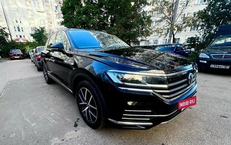 Volkswagen Touareg III, 2019 год, 4 225 000 рублей, 3 фотография