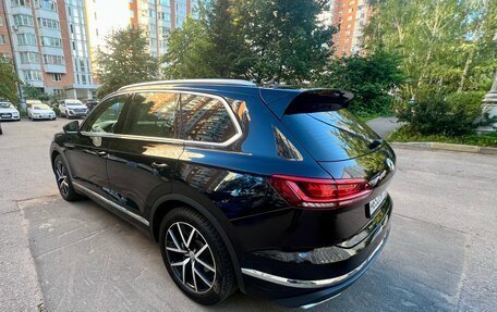 Volkswagen Touareg III, 2019 год, 4 225 000 рублей, 6 фотография