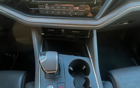 Volkswagen Touareg III, 2019 год, 4 225 000 рублей, 10 фотография