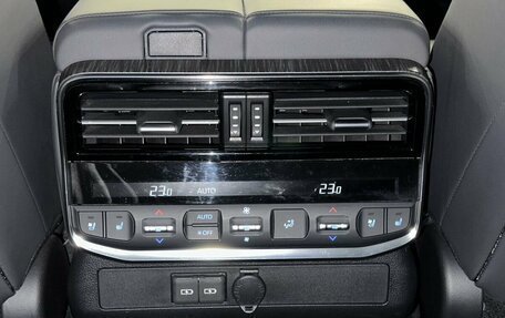 Toyota Land Cruiser, 2022 год, 9 490 000 рублей, 30 фотография