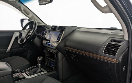 Toyota Land Cruiser Prado 150 рестайлинг 2, 2021 год, 6 400 000 рублей, 11 фотография