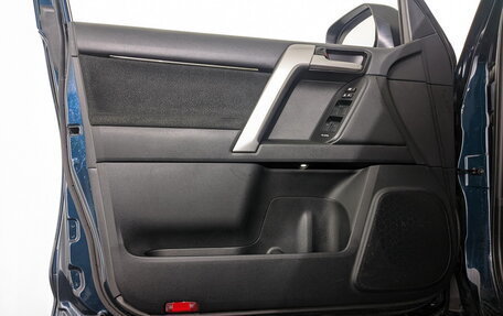 Toyota Land Cruiser Prado 150 рестайлинг 2, 2021 год, 6 400 000 рублей, 20 фотография