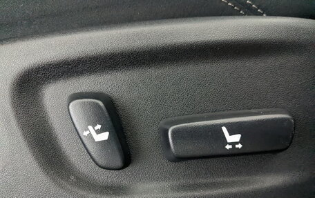 Toyota Land Cruiser Prado 150 рестайлинг 2, 2021 год, 6 400 000 рублей, 29 фотография