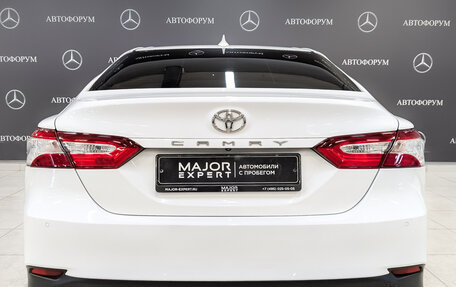 Toyota Camry, 2019 год, 1 850 000 рублей, 6 фотография