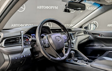 Toyota Camry, 2019 год, 1 850 000 рублей, 16 фотография