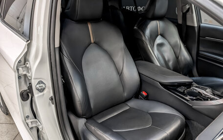 Toyota Camry, 2019 год, 1 850 000 рублей, 21 фотография