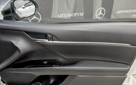 Toyota Camry, 2019 год, 1 850 000 рублей, 22 фотография