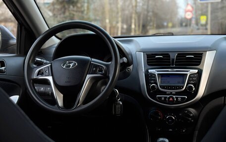 Hyundai Solaris II рестайлинг, 2013 год, 700 000 рублей, 3 фотография