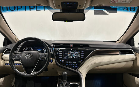 Toyota Camry, 2019 год, 2 999 000 рублей, 17 фотография