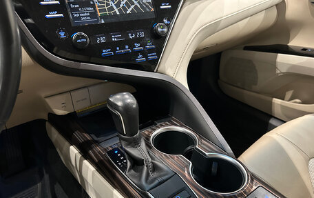 Toyota Camry, 2019 год, 2 999 000 рублей, 20 фотография