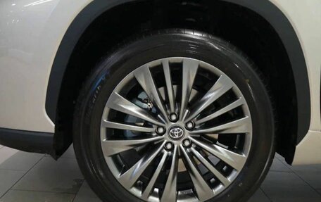 Toyota Highlander, 2025 год, 6 200 000 рублей, 9 фотография