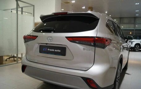 Toyota Highlander, 2025 год, 6 200 000 рублей, 6 фотография