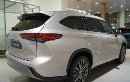 Toyota Highlander, 2025 год, 6 200 000 рублей, 7 фотография