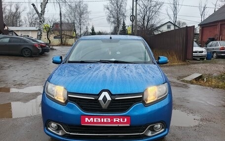 Renault Logan II, 2014 год, 580 000 рублей, 1 фотография