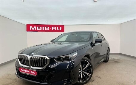 BMW 5 серия, 2025 год, 9 870 000 рублей, 1 фотография